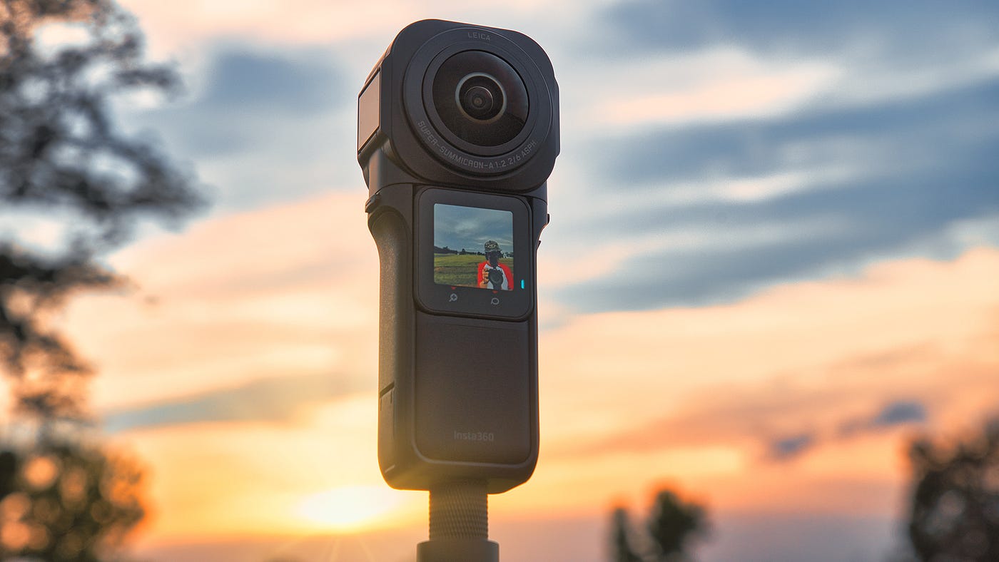 360° camera in gebruik tijdens het maken van een virtuele rondleiding